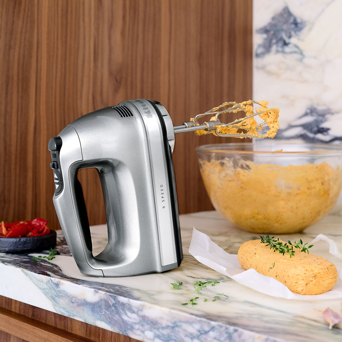 Vezetékes 9-sebességes kézi mixer ezüst
